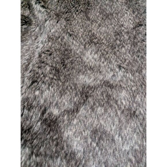 Ava & Viv Faux Fur Vest w/ Pockets - Picture 13 of 14